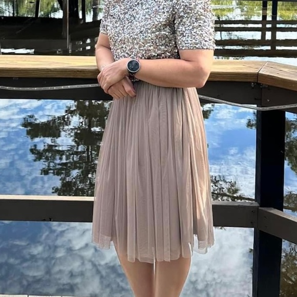 Lace & Beads tulle midi skirt in taupe - Size M (UK size 12) - Picture 4 of 4